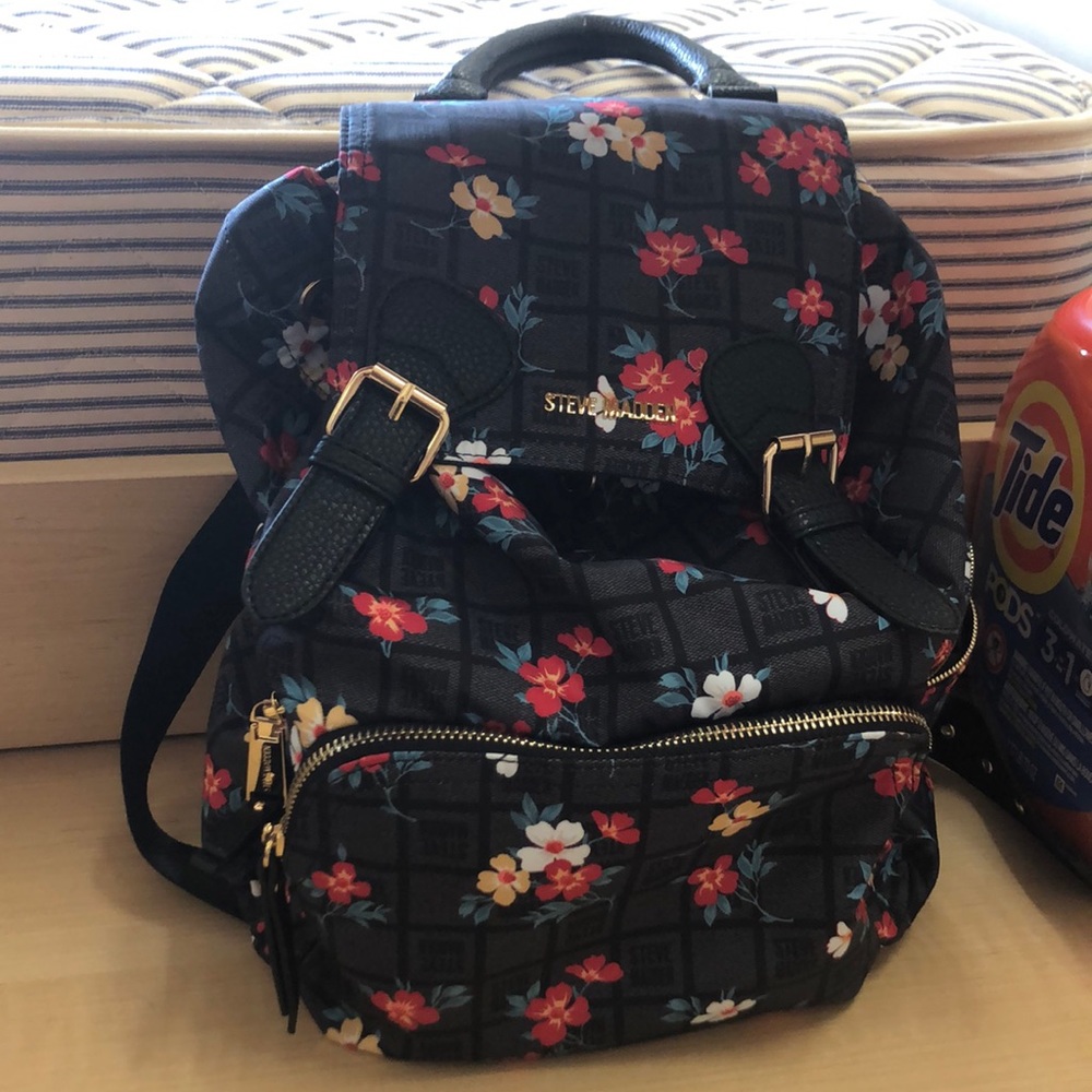 Steve Madden | Black/Floral | BSOLLY DO328735 | Backpack Travel Bag | NWT
